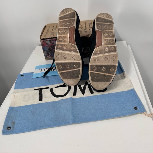 Toms Black Canvas Women's Lace-Up Slip-On Sneaker Look - Picture 4 of 7